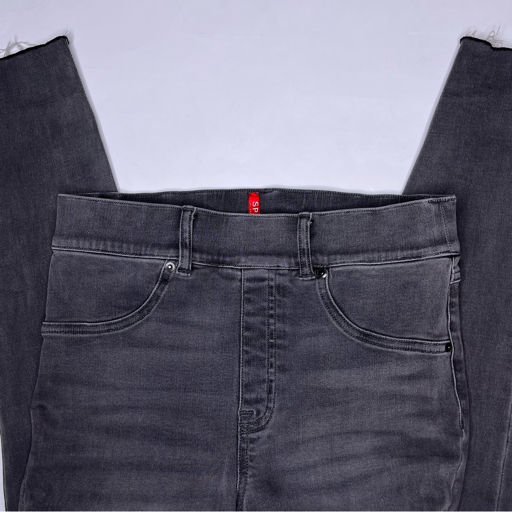 Spanx Distressed Ankle Skinny Raw Hem Pull-On Jeans Black Size Small‎